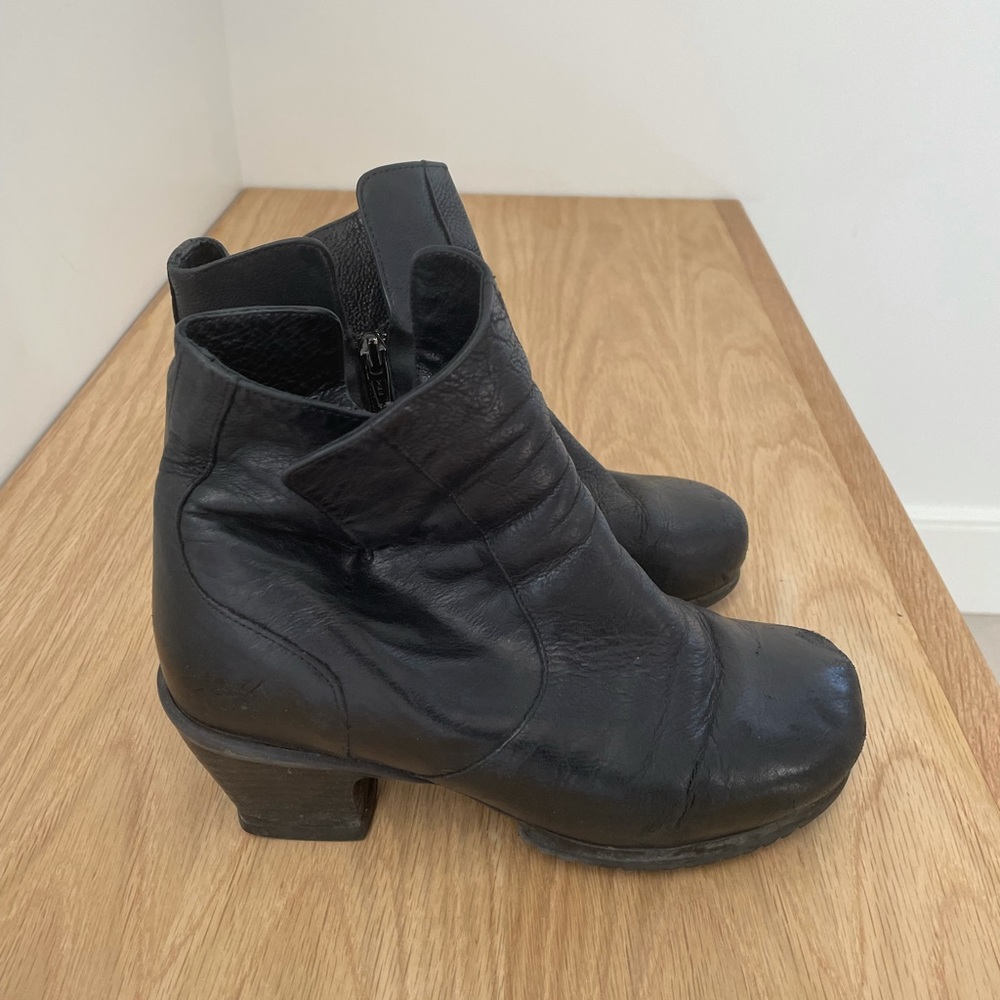 HOPEFULS ROSY LEATHER BOOTIE